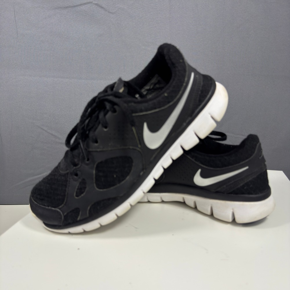 Nike Free Run 2 Running Shoes Womens 6 Black White 512108-001 Lightweight Mesh